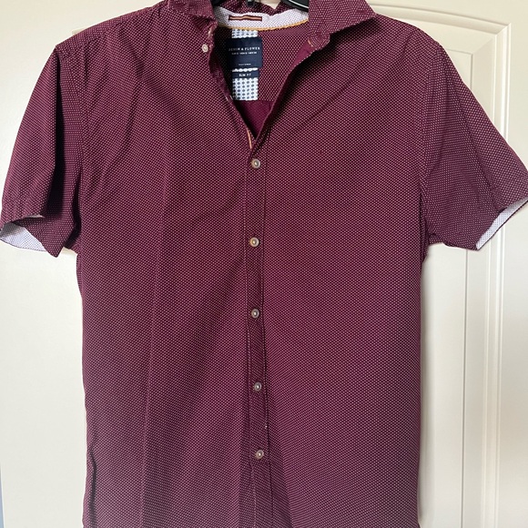 Men's Burgundy Short Sleeve Shirt - Picture 1 of 3